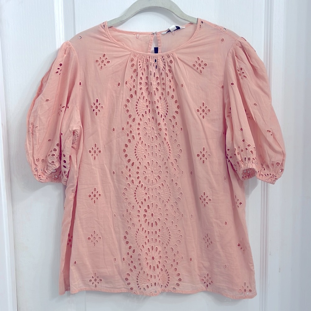 NWT Express eyelet top, peach color, size M